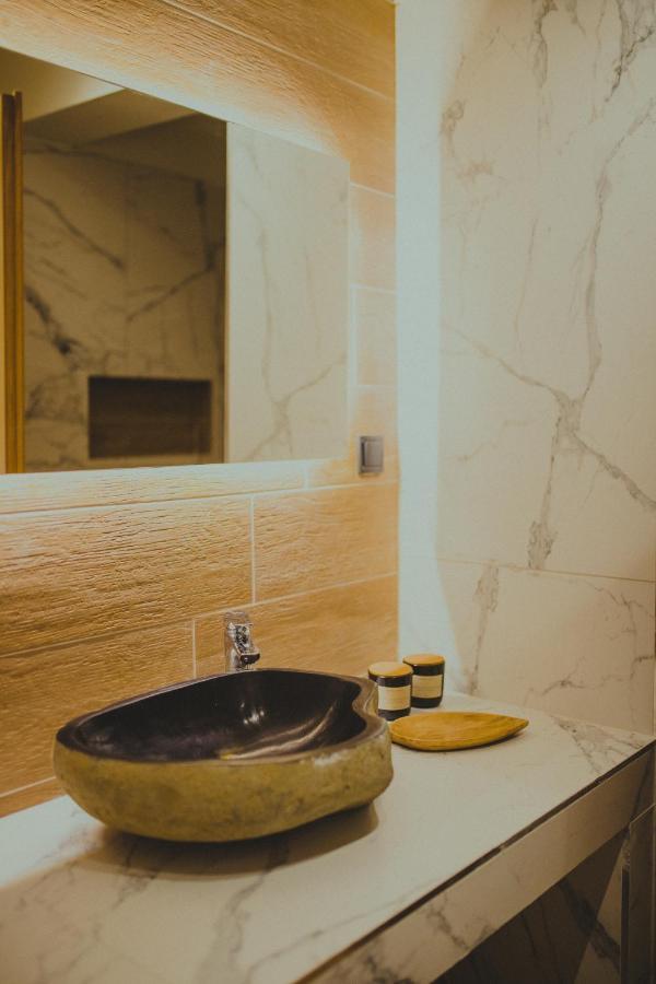 Peri Elxis Luxury Suites Mouresi Bagian luar foto