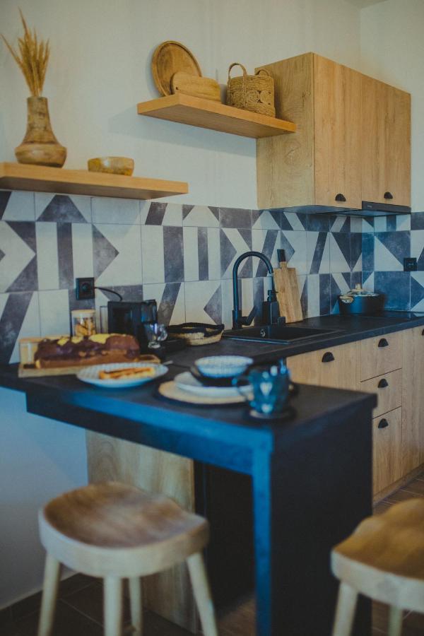 Peri Elxis Luxury Suites Mouresi Bagian luar foto