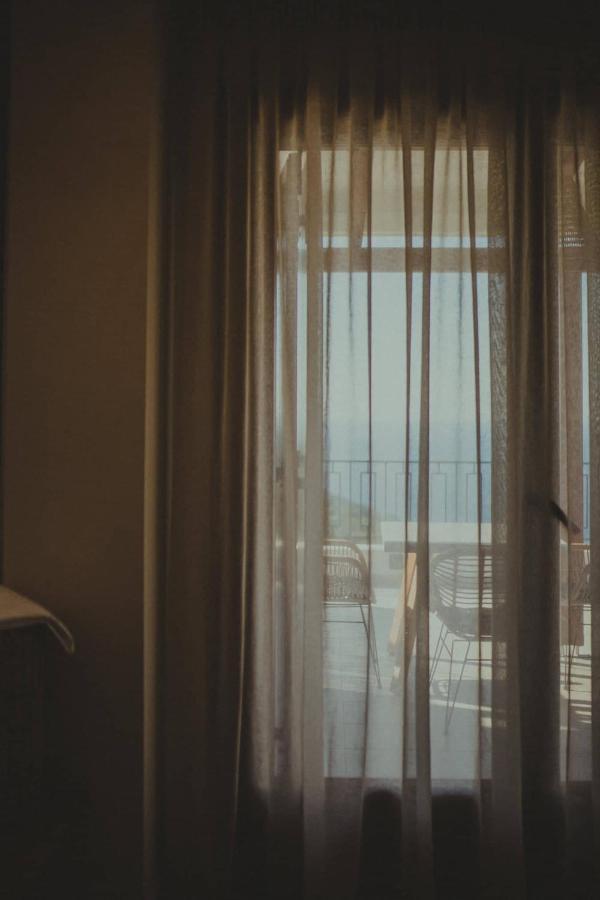 Peri Elxis Luxury Suites Mouresi Bagian luar foto