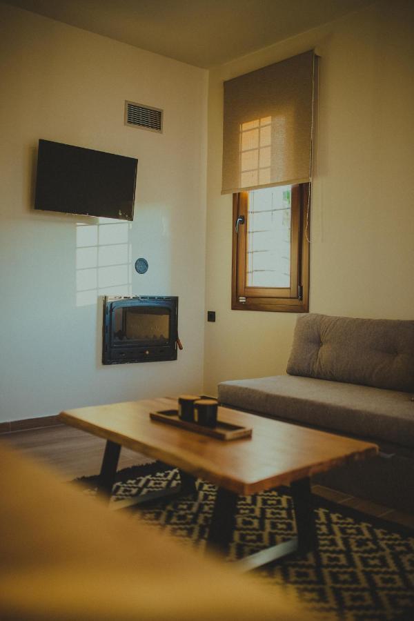 Peri Elxis Luxury Suites Mouresi Bagian luar foto
