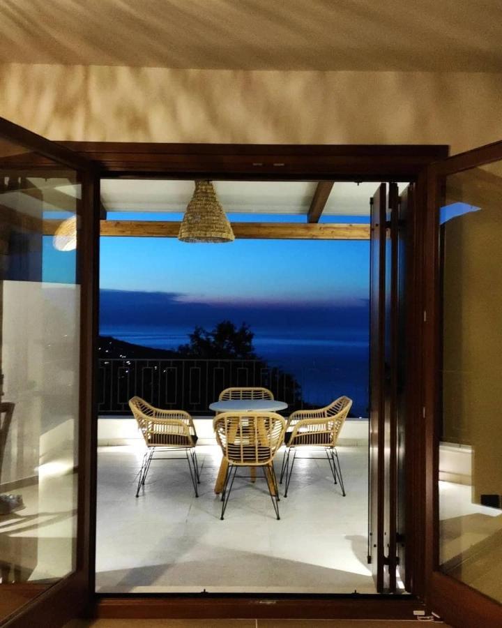 Peri Elxis Luxury Suites Mouresi Bagian luar foto